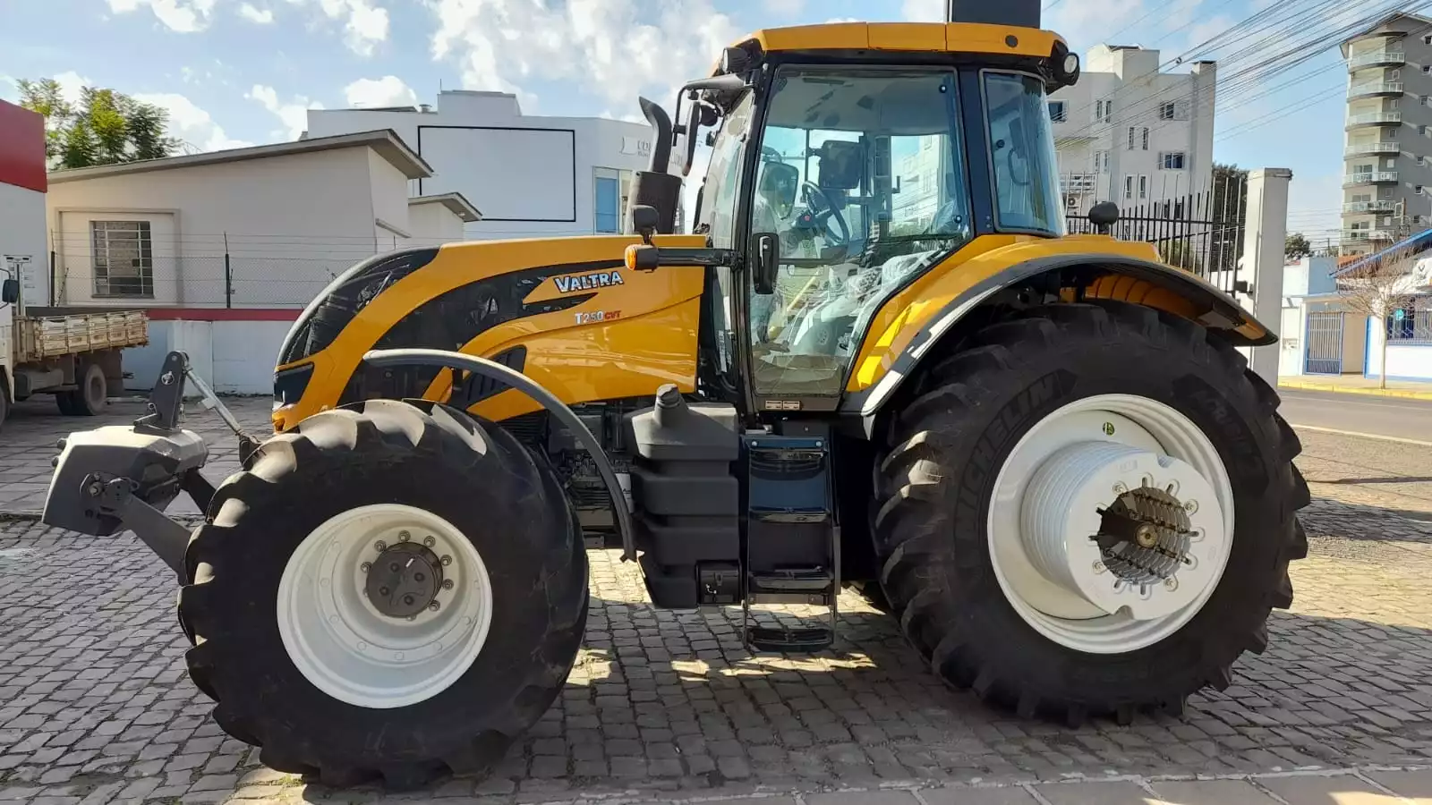 Valtra T250